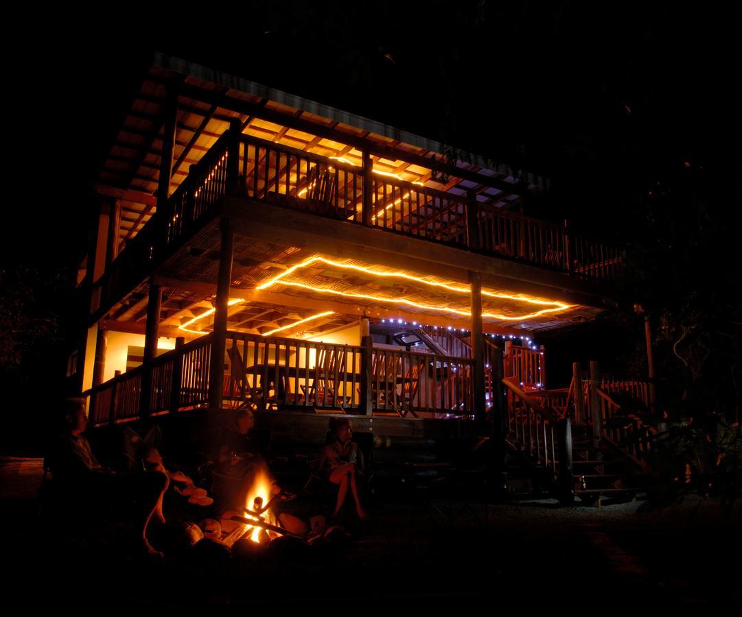 Umkhumbi Lodge Хлухлуве Экстерьер фото