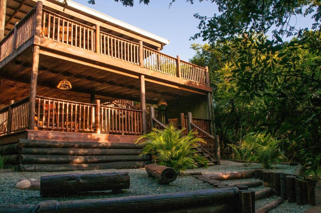 Umkhumbi Lodge Хлухлуве Экстерьер фото